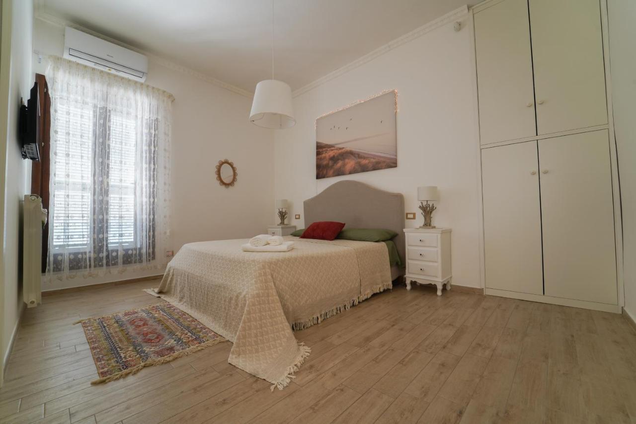 Apartamento Il Cortiletto Tarento Exterior foto