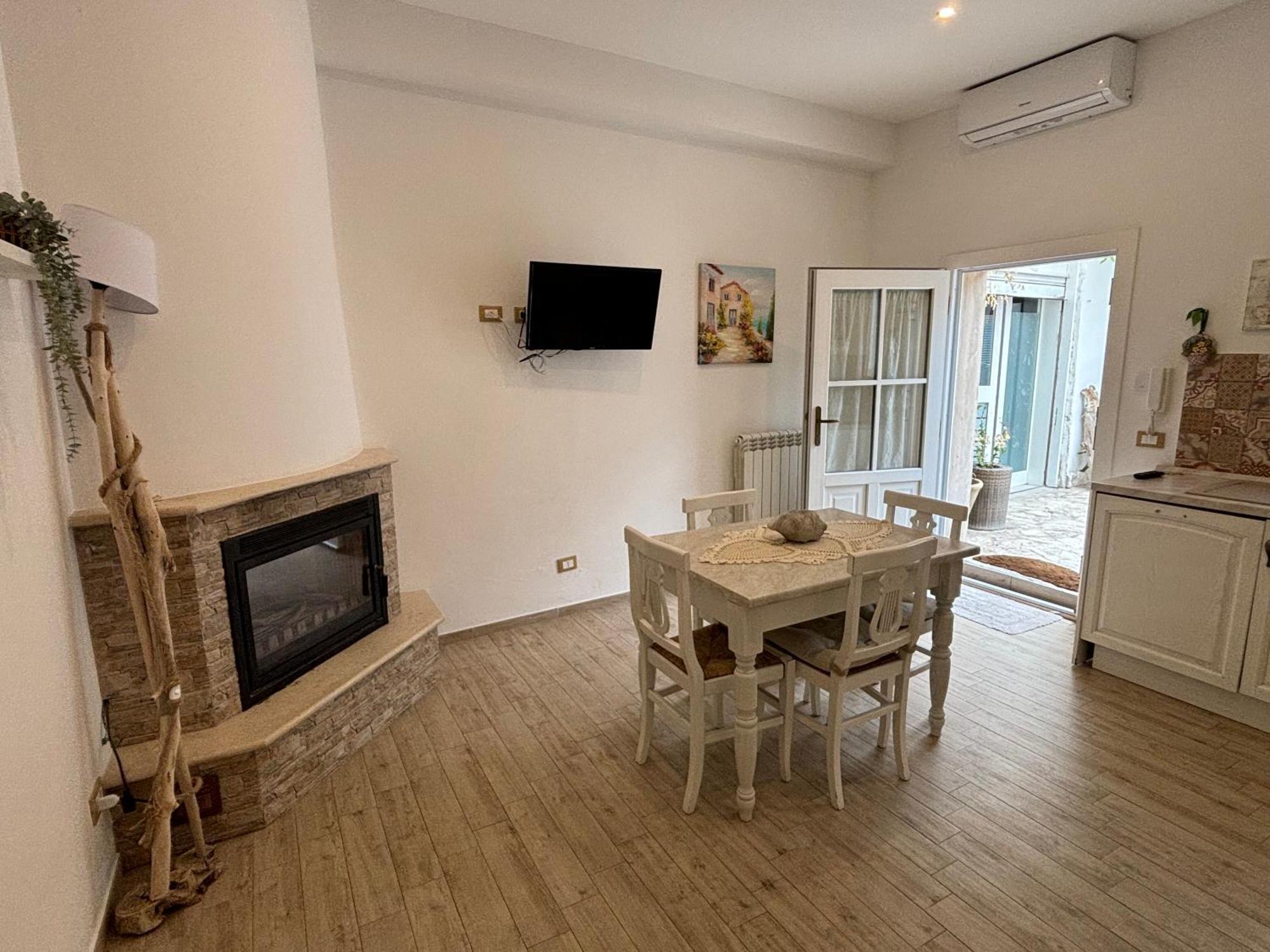Apartamento Il Cortiletto Tarento Exterior foto